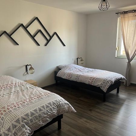Maison Aux Pieds Du Circuit De Mirecourt Baudricourt Dış mekan fotoğraf